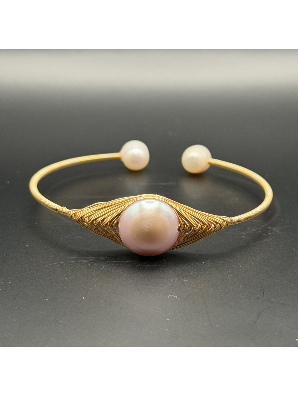 candy+clover elite freshwater pearl gold tone bangle bracelet